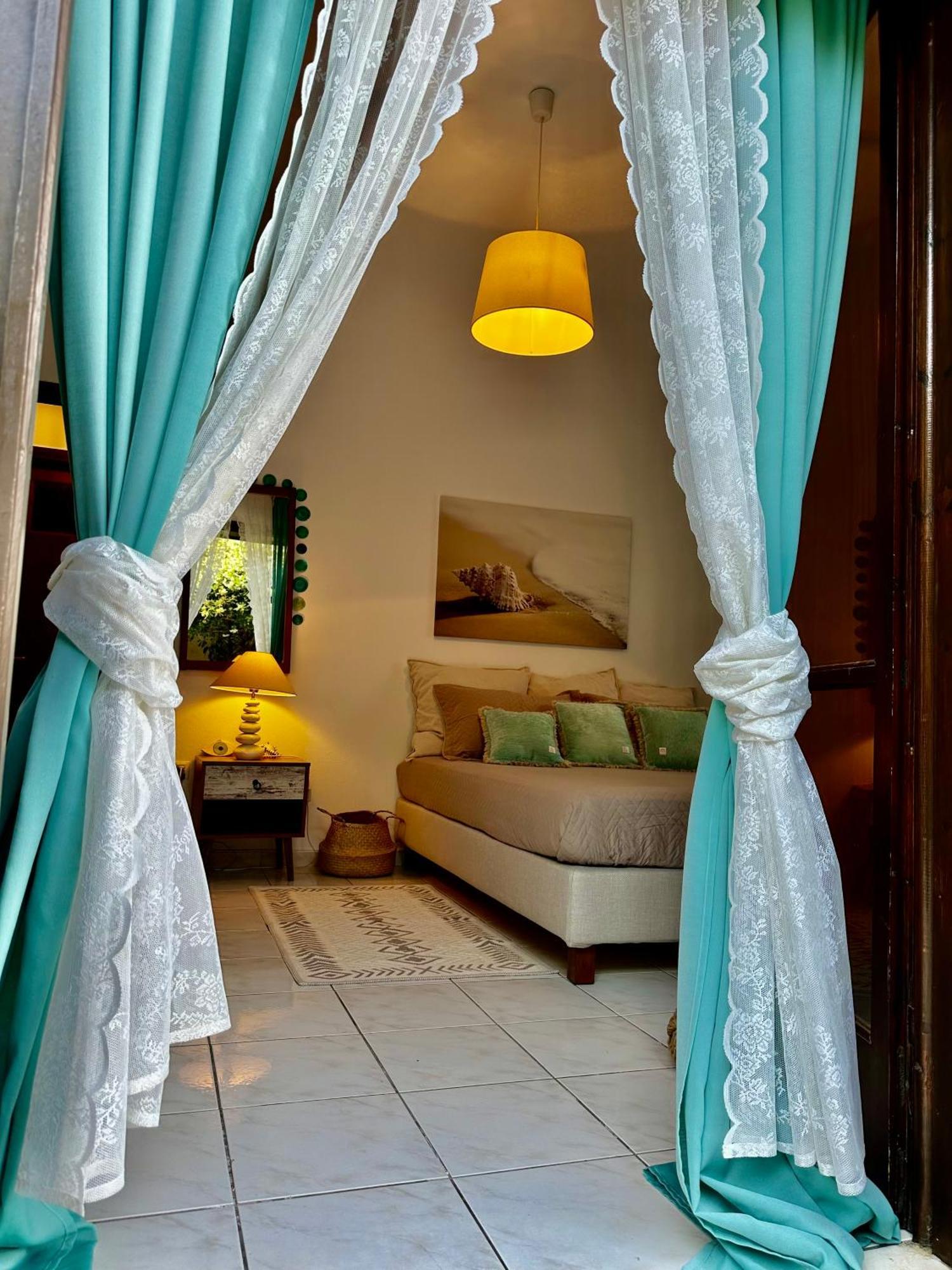 Eratous Seaside House Apartment Varnavas Bagian luar foto